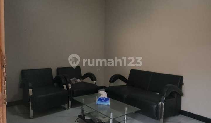 Rumah Mungil Bebas Banjir Jalan 2 Mobil di Kampung Melayu 2
