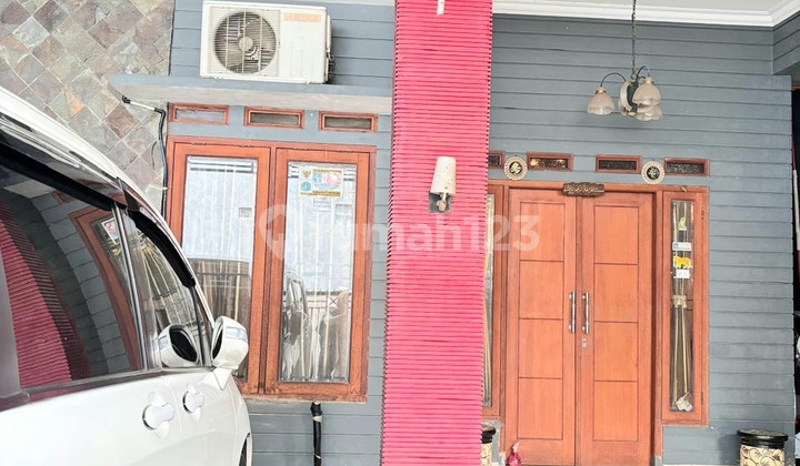 Rumah Town House yang Asri dan Mungil di Cijantung 2