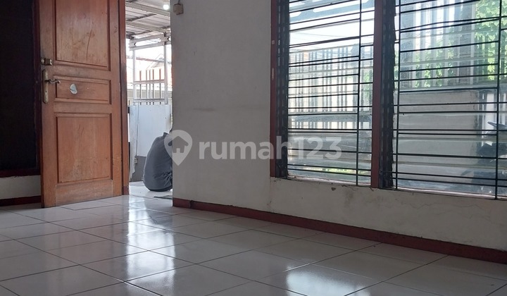 Di Sewakan Rumah Besar di Gudang Peluru
