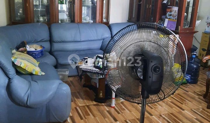 Strategic, Safe, Comfortable, and Quiet House for Sale in a Housing Complex. 2