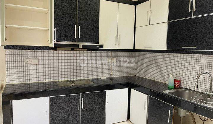 DIJUAL RUMAH DI GOLF LAKE TERBAGUS TERMURAH JARANG ADA BARANG LANGKA Rumah 3 Lantai SHM Bagus Utara 2