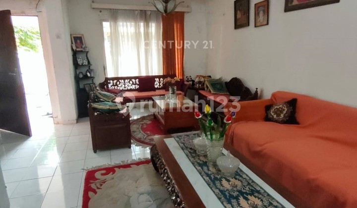 Ready-To-Occupy House with a Good Location in Cikini Menteng, Central Jakarta