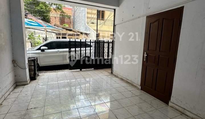 FOR SALE/RENT READY-TO-OCCUPY HOUSE IN KARET SETIABUDI SOUTH JAKARTA 2