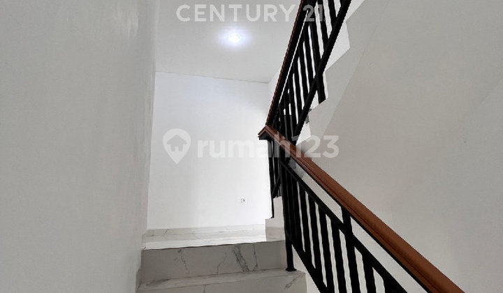 Rumah Brandnew Kelapa Gading Summarecon 4 Lantai Jalan Lebar 2
