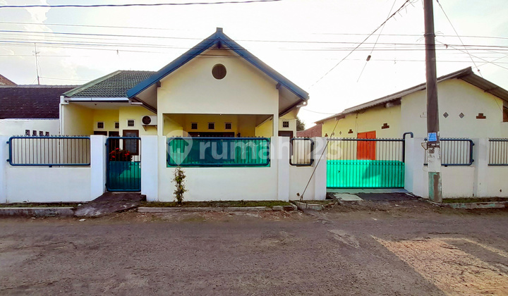 For Rent Spacious House in Wisma Mojongapit Indah, Jombang