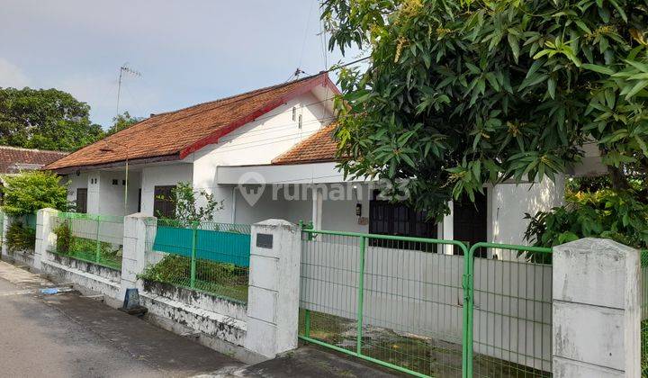 Rumah Minimalis di Pusat Kota Jombang Asri Tenang 1