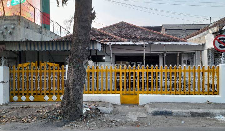 Rumah Tengah Kota Jombang Pinggir Jalan Area Komersil 1