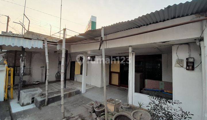 Rumah Tengah Kota Jombang Pinggir Jalan Area Komersil 2