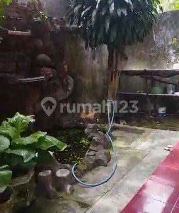 Rumah Berpagar di Samping Jalan Jombang Kota 2