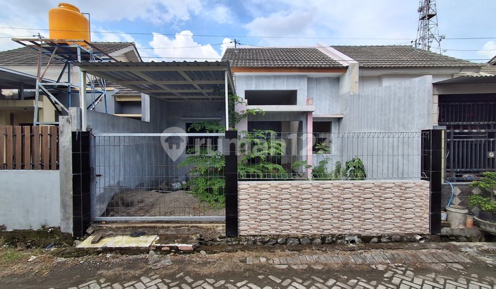 Rumah Renovasi di The Metro Graha - Siap Jadi Seperti Baru