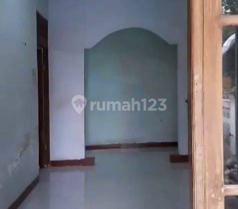 Rumah + Ruang Usaha di Samping Jalan Desa Mojongapit, Jombang  2