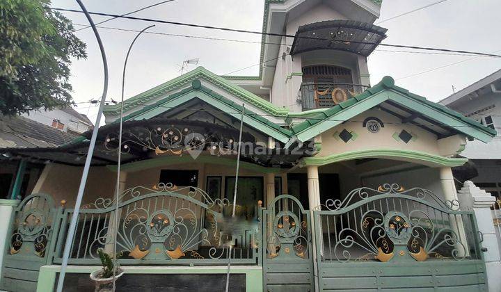 Hunian Nyaman Rumah 2 Lantai di Jombang Permai 1