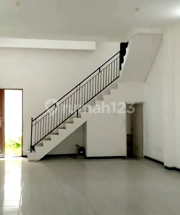 For Rent 2-Story Shop House - Gus Dur St., Jombang 2