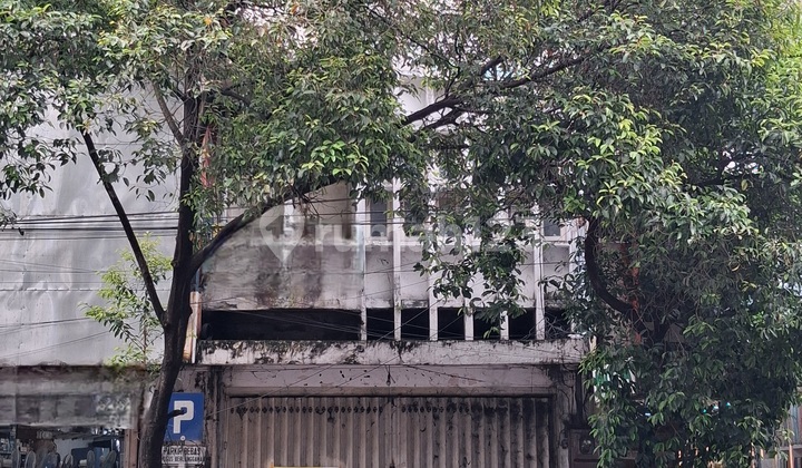 For Rent 2-Storey Strategic Shop House Beside Jombang Road