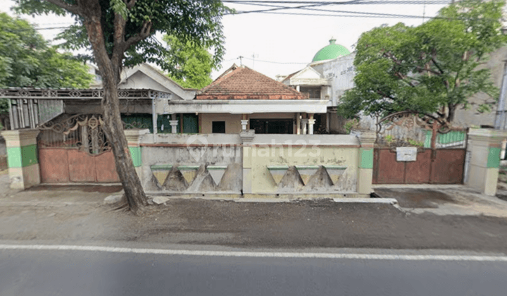 Rumah Luas 2 Lantai di Jantung Jelakombo, Jombang 1