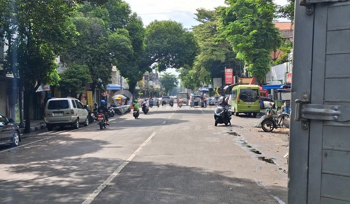 For Rent 2-Storey Strategic Shop House Beside Jombang Road 2