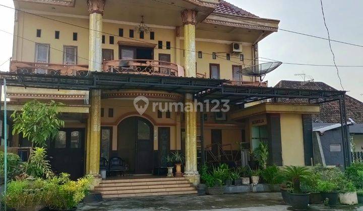 Rumah Mewah 2 Lantai + Rooftop di Jombang Siap Huni  1