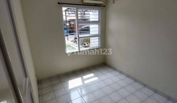 Di sewa rumah 2 lantai di legenda wisata. Rumah sudah siap huni 3