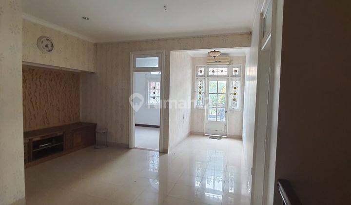 Dijual Rumah dengan Kolam Renang di Citragran Cibubur 7