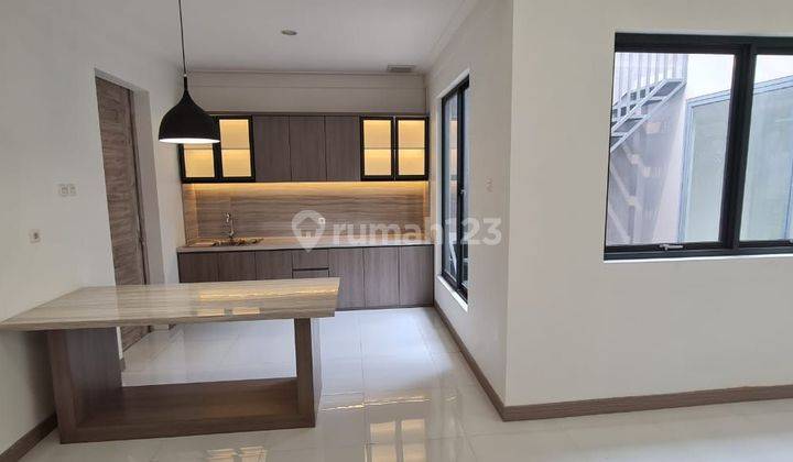 Rumah Siap Huni Desain Modern di Cipinang Elok, Jakarta Timur
 2