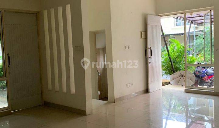 Rumah 2 Lantai Bagus Semi Furnished SHM Lokasi Ciputat  1