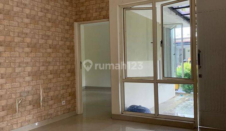 Rumah 2 Lantai Bagus Semi Furnished SHM Lokasi Ciputat  2