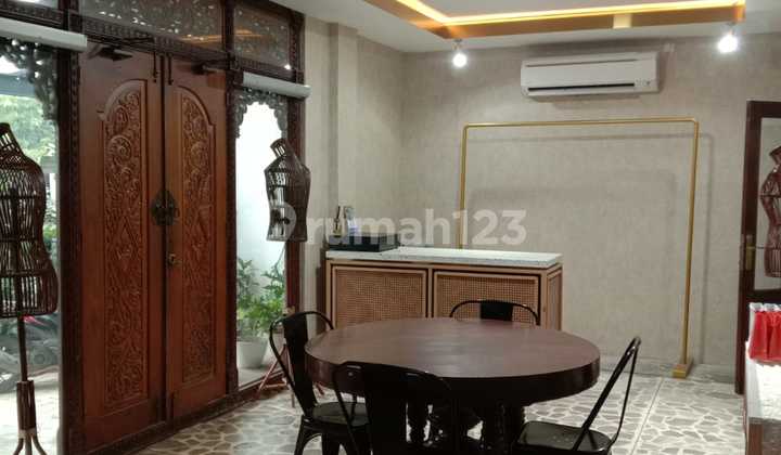 For Rent: House / Business Space - Ek Dian Pelangi Sector 1, Strategic Location