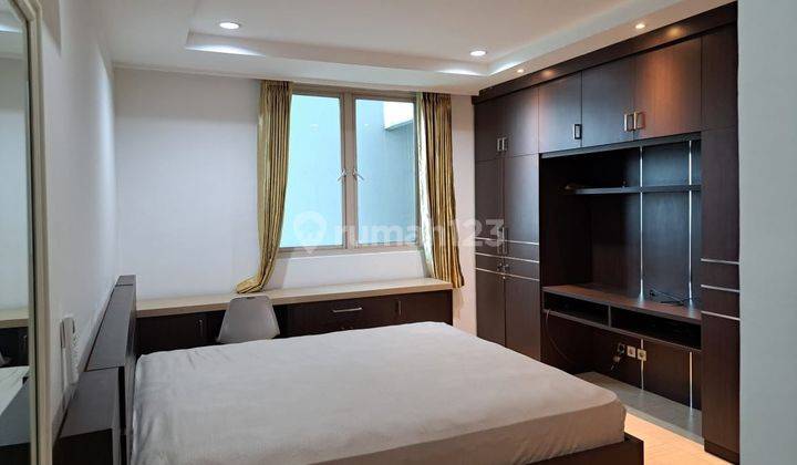 Apartemen Disewa Puri Imperium, Furnish, Luas 136 Meter, Kode 18308 Na 6