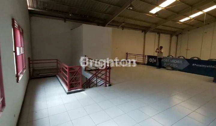 Eks Showroom Siap Pakai Pusat Kota Surabaya 1