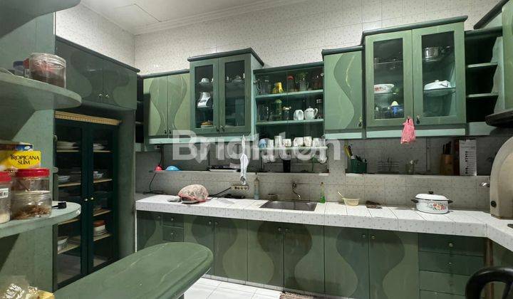 RUMAH BELAKANG CIPUTRA WORLD DENGAN TAMAN DIDALAM  2
