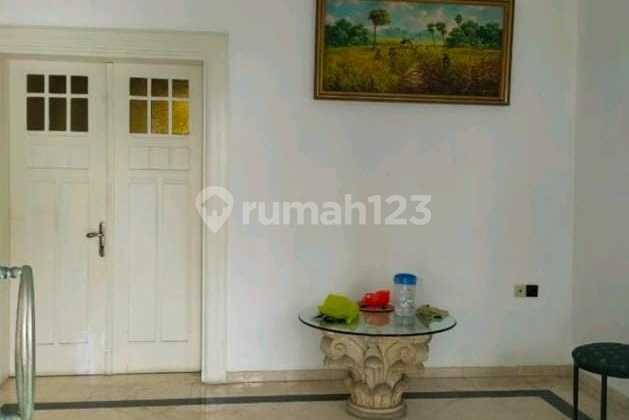 Rumah Area Komersial Dekat Pusat Bisnis Surabaya 2