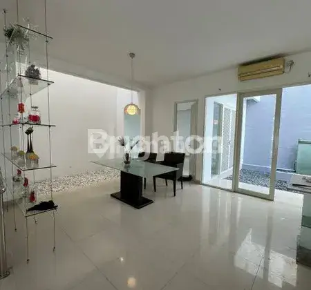 Rumah Bagus Semi Furnished Pakuwon City San Antonio Surabaya 2