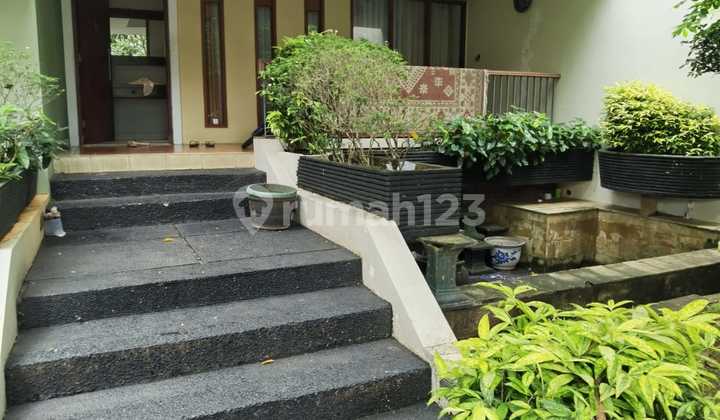 Rumah Butuh Minim Renovasi Semi Furnished SHM Bintaro, Tangerang Selatan Rumah Butuh Minim Renovasi Semi Furnished SHM Bintaro, Tangerang Selatan