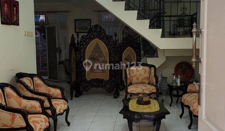 Rumah 2 Lantai Bagus Semi Furnished SHM di Sektor 9, Bintaro 1