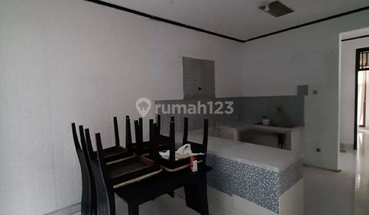 Rumah 2 Lantai Bagus Semi Furnished di Ciputat, Tangerang Selatan 2