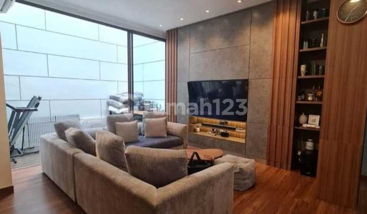 Rumah 2 Lantai Bagus di Sektor 9-Bintaro, Tangerang Selatan