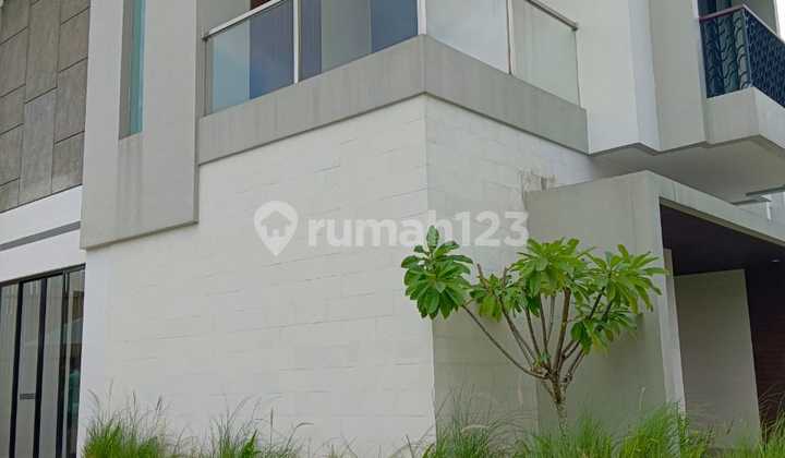 Rumah 2 Lantai Bagus SHM di Bintaro, Tangerang Selatan Rumah 2 Lantai Bagus SHM di Bintaro, Tangerang Selatan