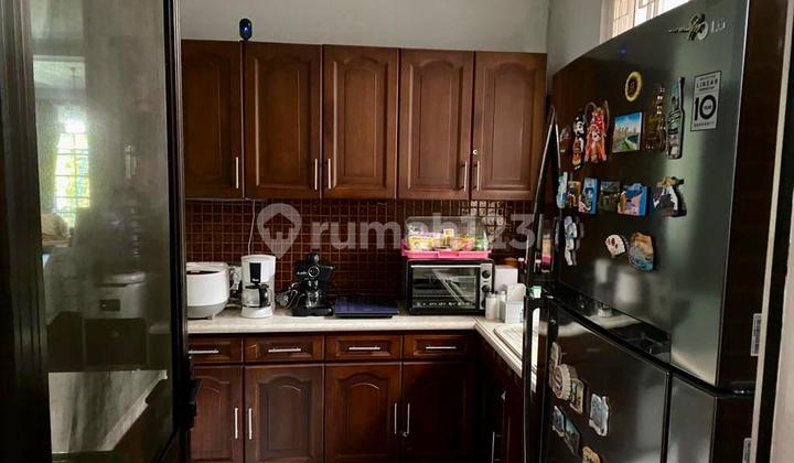 Rumah Bagus Semi Furnished SHM di Bintaro, Tangerang Selatan 2