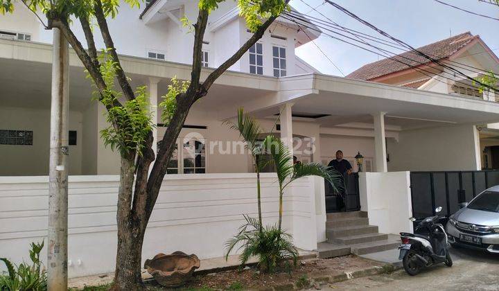 Rumah 2 Lantai Bagus Semi Furnished di Bintaro, Tangerang Selatan 1