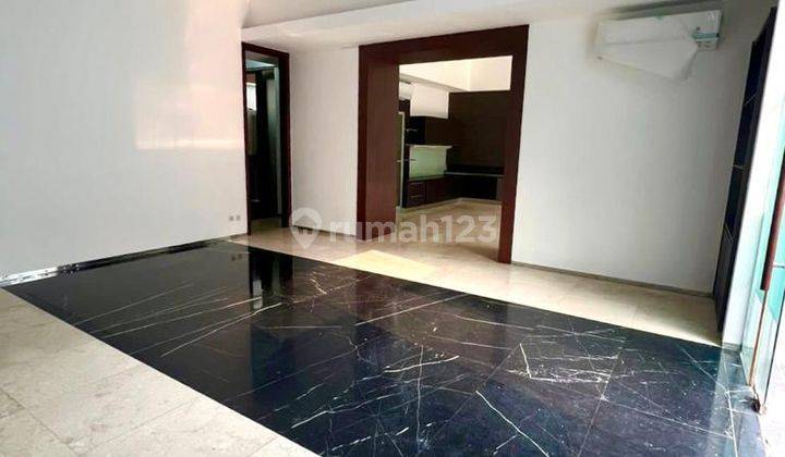 Rumah 2 Lantai Bagus SHM di SCBD, Jakarta Selatan 6