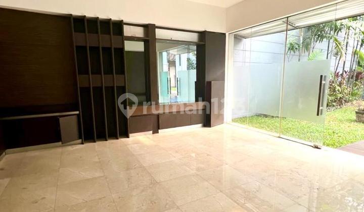 Rumah 2 Lantai Bagus SHM di SCBD, Jakarta Selatan 8