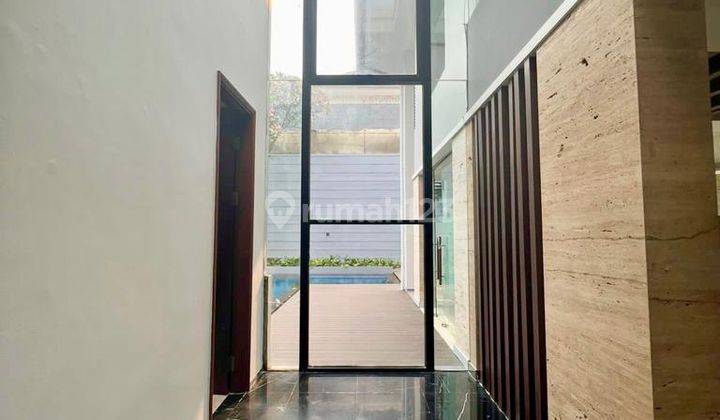 Rumah 2 Lantai Bagus SHM di SCBD, Jakarta Selatan 9