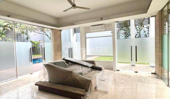 Rumah 2 Lantai Bagus SHM di SCBD, Jakarta Selatan 10