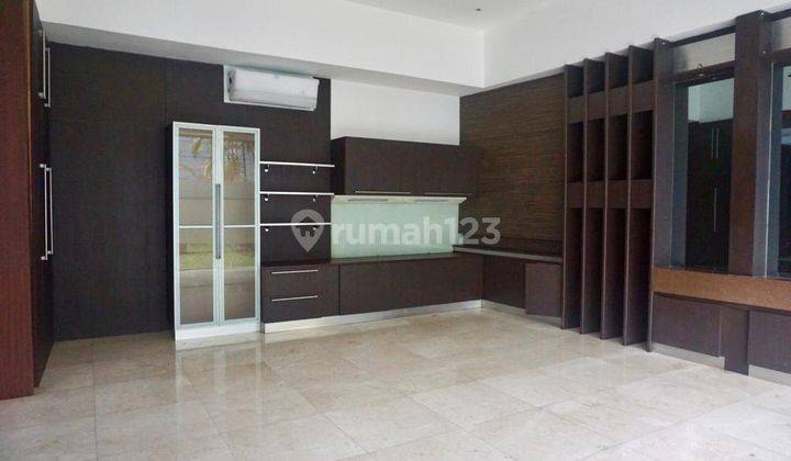 Rumah 2 Lantai Bagus SHM di SCBD, Jakarta Selatan 14