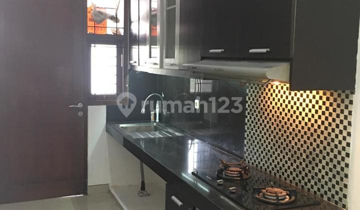 Rumah Bagus Semi Furnished SHM di Bintaro, Tangerang Selatan 2