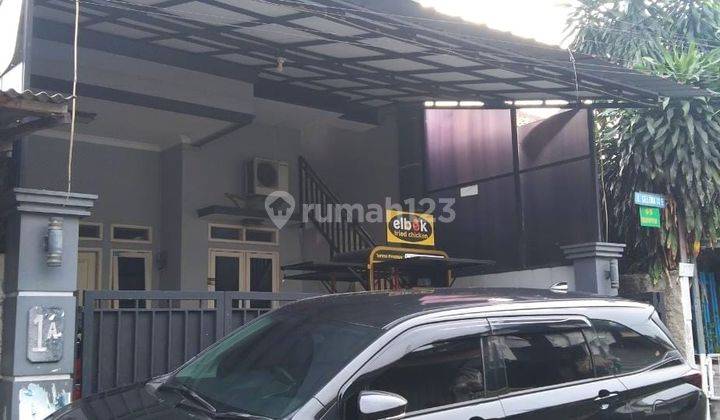 Rumah 3 Lantai Bagus SHM di Palmerah, Jakarta Barat 1