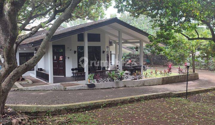 Rumah Minimalis  dengan taman Luas di Jakarta Selatan 1