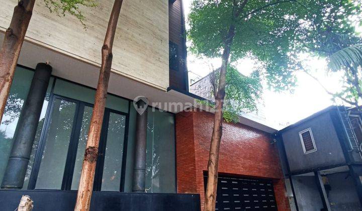 Rumah Minimalis modern di Kebayoran lama Jakarta 1