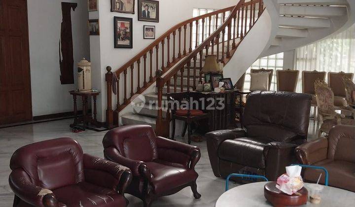 Rumah cantik minimalis dengan kolam renang di bintaro 2