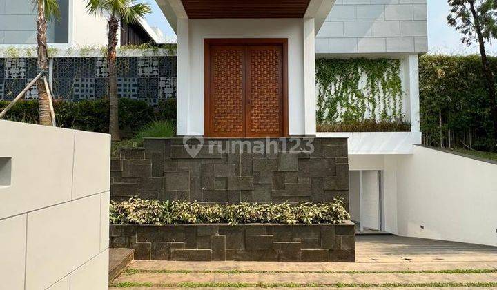 Rumah Minimalis Tropical dengan Private Lift di pondok Indah 1